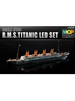 R.M.S. TITANIC + Leds 1 700 de ACADEMY