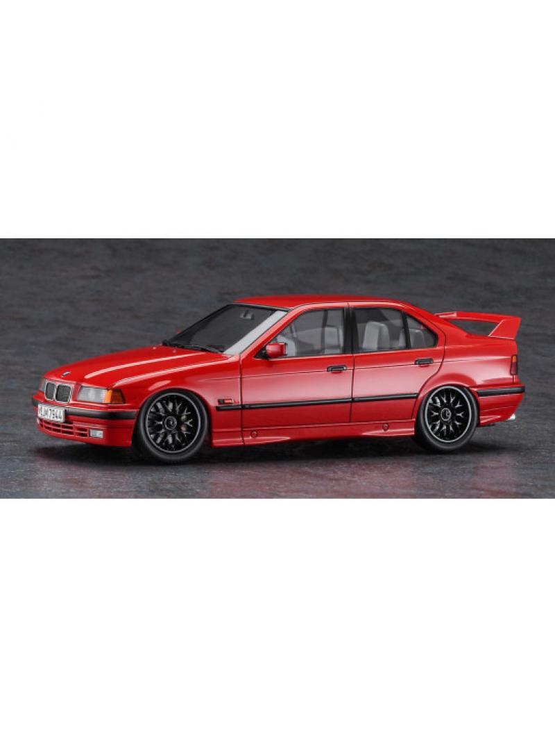 Maquette BMW E36 320i avec aileron 1:24